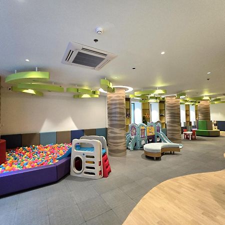 Oceanfront Beach Resort - Sha Extra Plus Patong Ngoại thất bức ảnh The Children's Hospital at the Royal Marsden