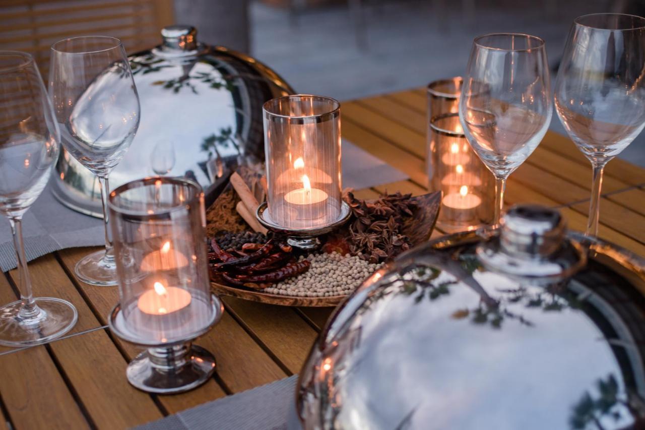 Oceanfront Beach Resort - Sha Extra Plus Patong Ngoại thất bức ảnh A table set for Shabbat