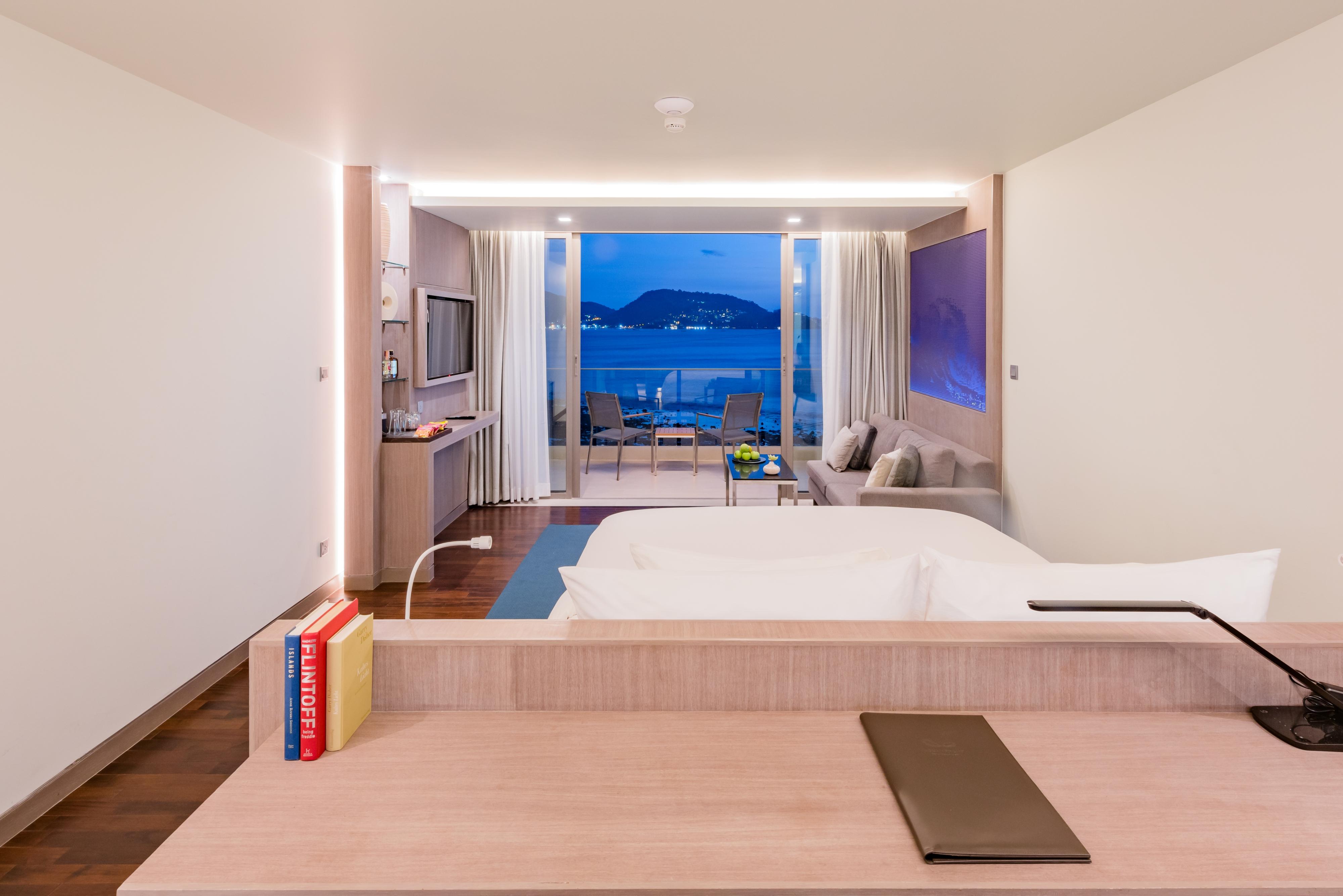 Oceanfront Beach Resort - Sha Extra Plus Patong Ngoại thất bức ảnh Deluxe Ocean View Room