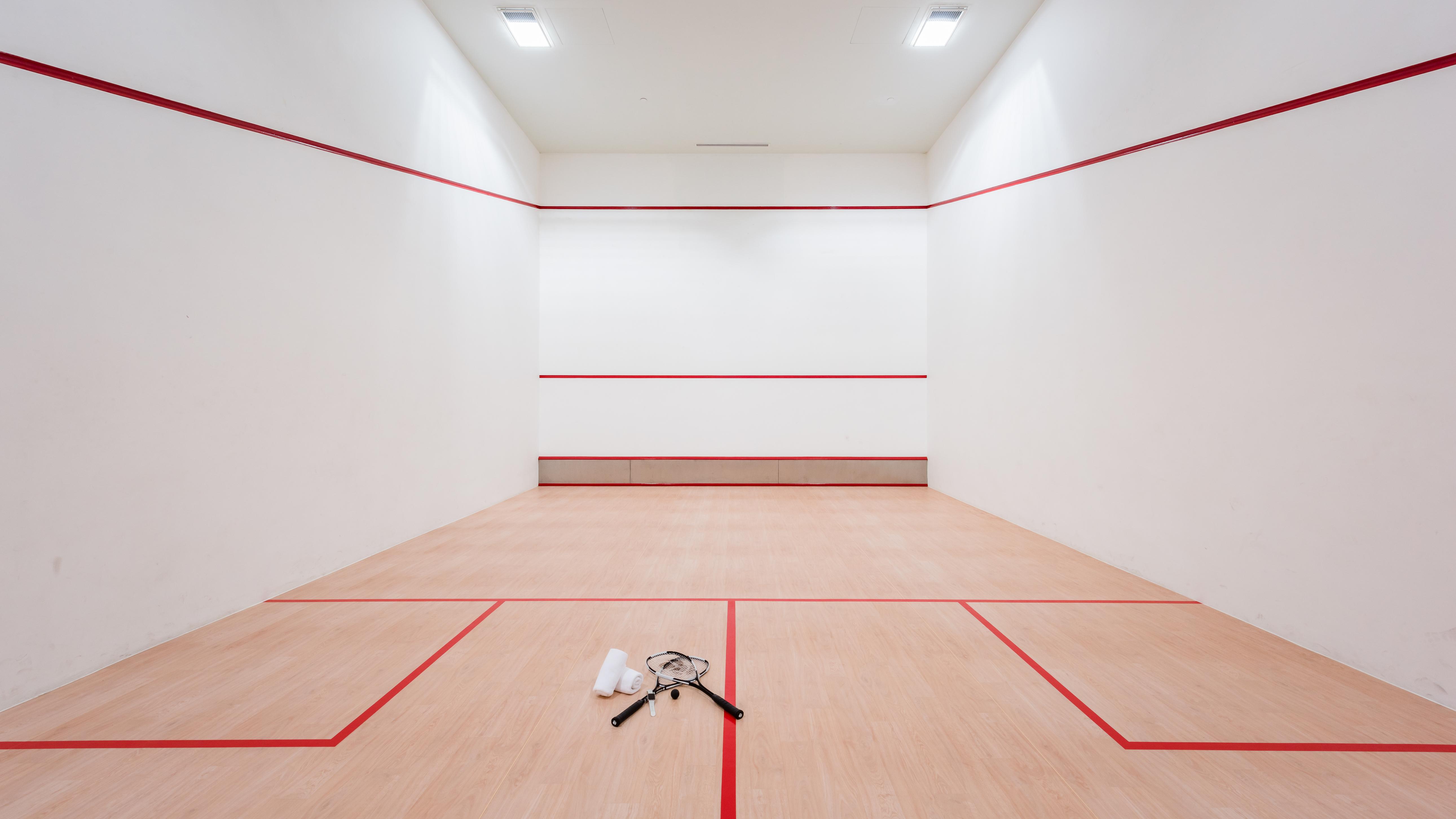 Oceanfront Beach Resort - Sha Extra Plus Patong Ngoại thất bức ảnh Squash court