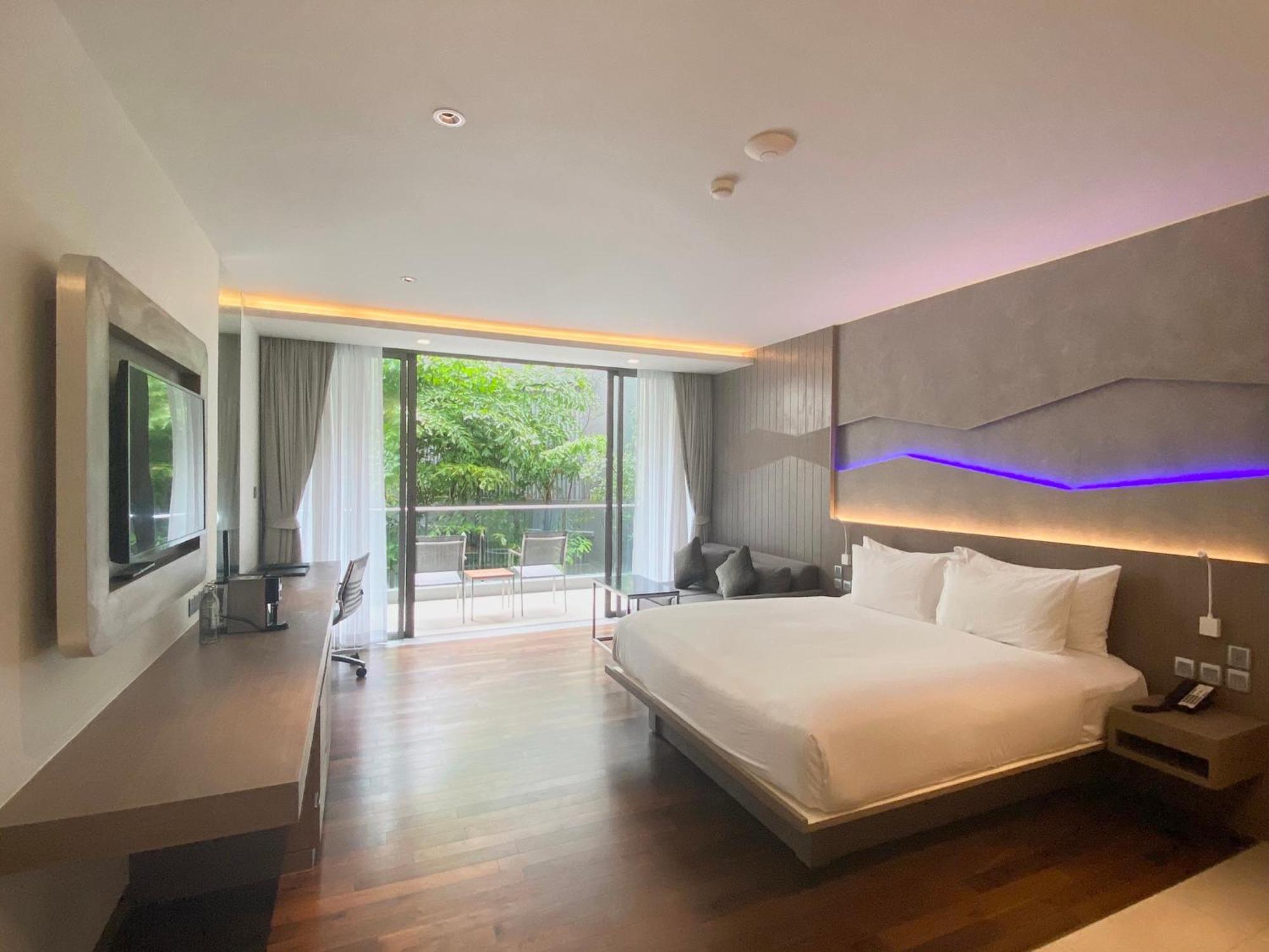 Oceanfront Beach Resort - Sha Extra Plus Patong Ngoại thất bức ảnh Deluxe Room