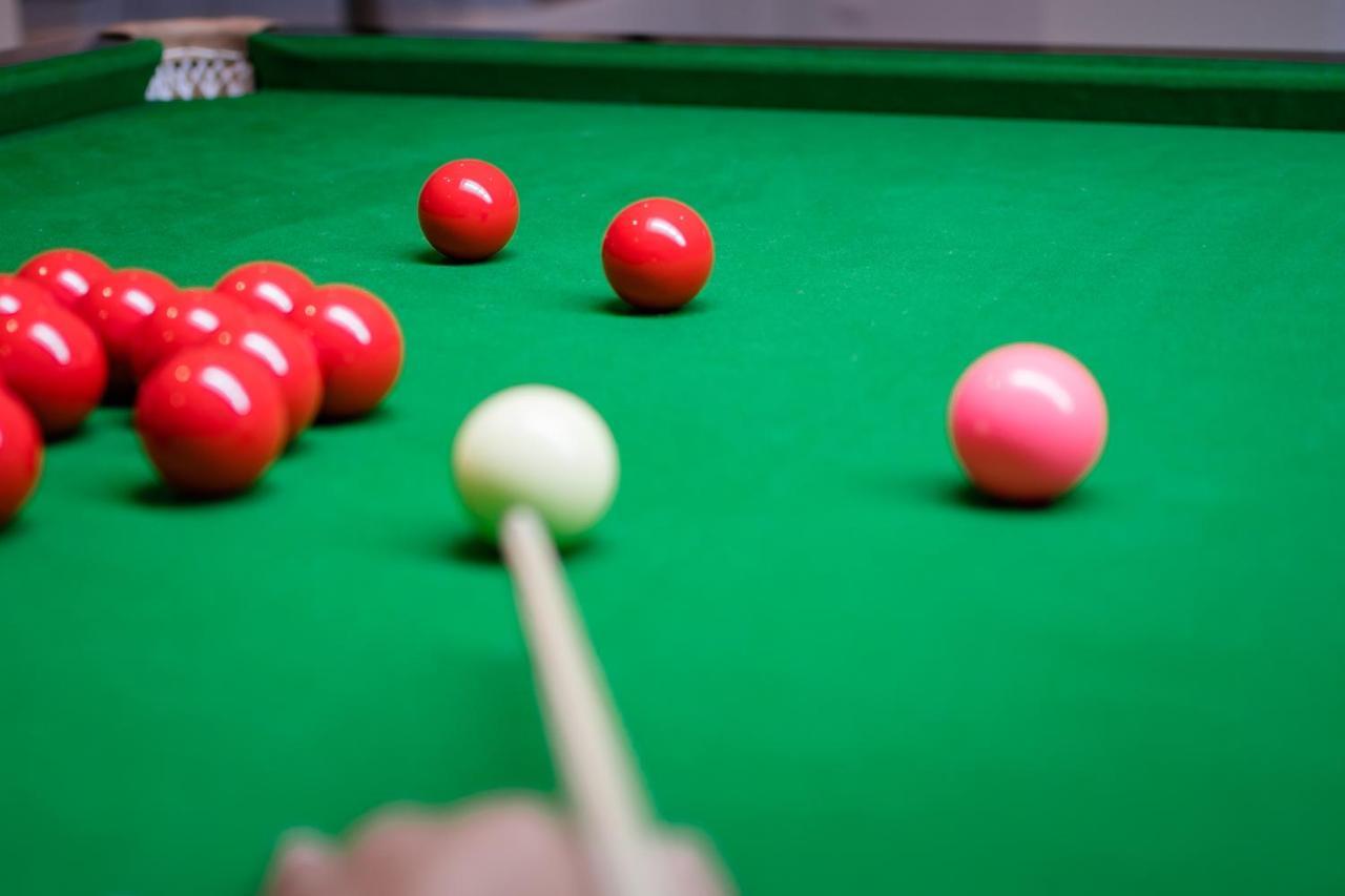Oceanfront Beach Resort - Sha Extra Plus Patong Ngoại thất bức ảnh The cue ball is the white ball